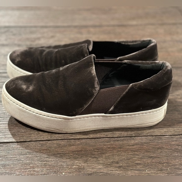 Vionic Shoes - Vince slip on velour loafer Shoes Sneakers, Sz‎ 7.5